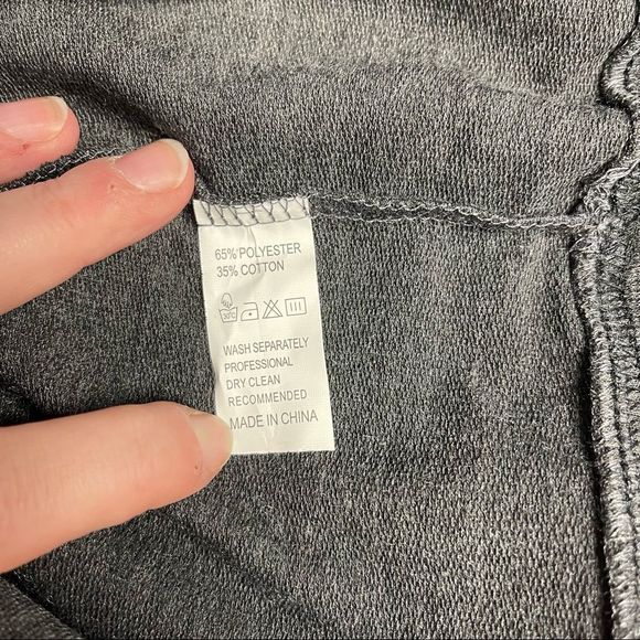 Yellowstone Dutton Ranch Crewneck Pullover - Picture 6 of 6